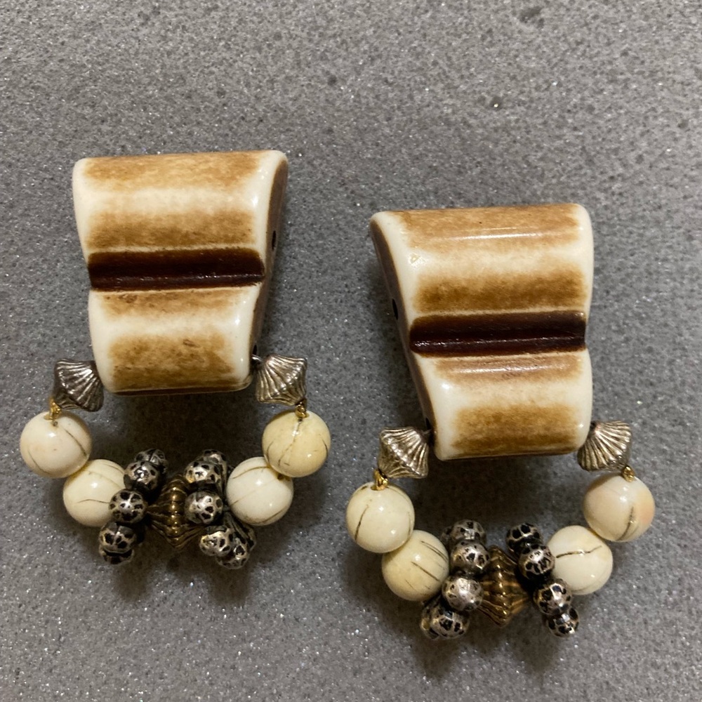 Vintage Katrina signed clip on earrings.